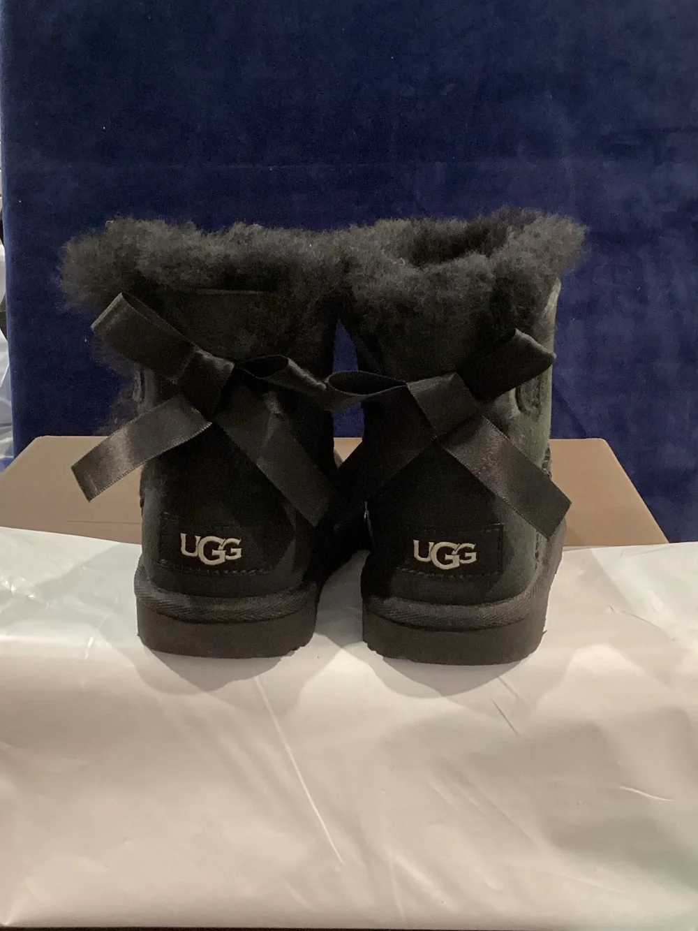 UGG Black Mini Bailey Bow Shearling Boots Kids Size 8 NWOB